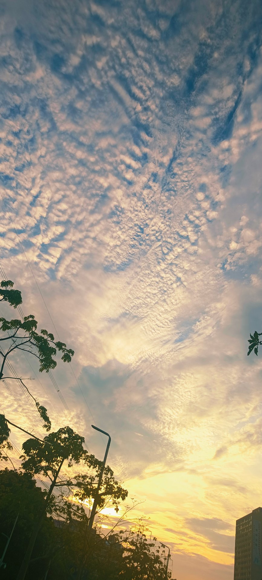 天空与云彩